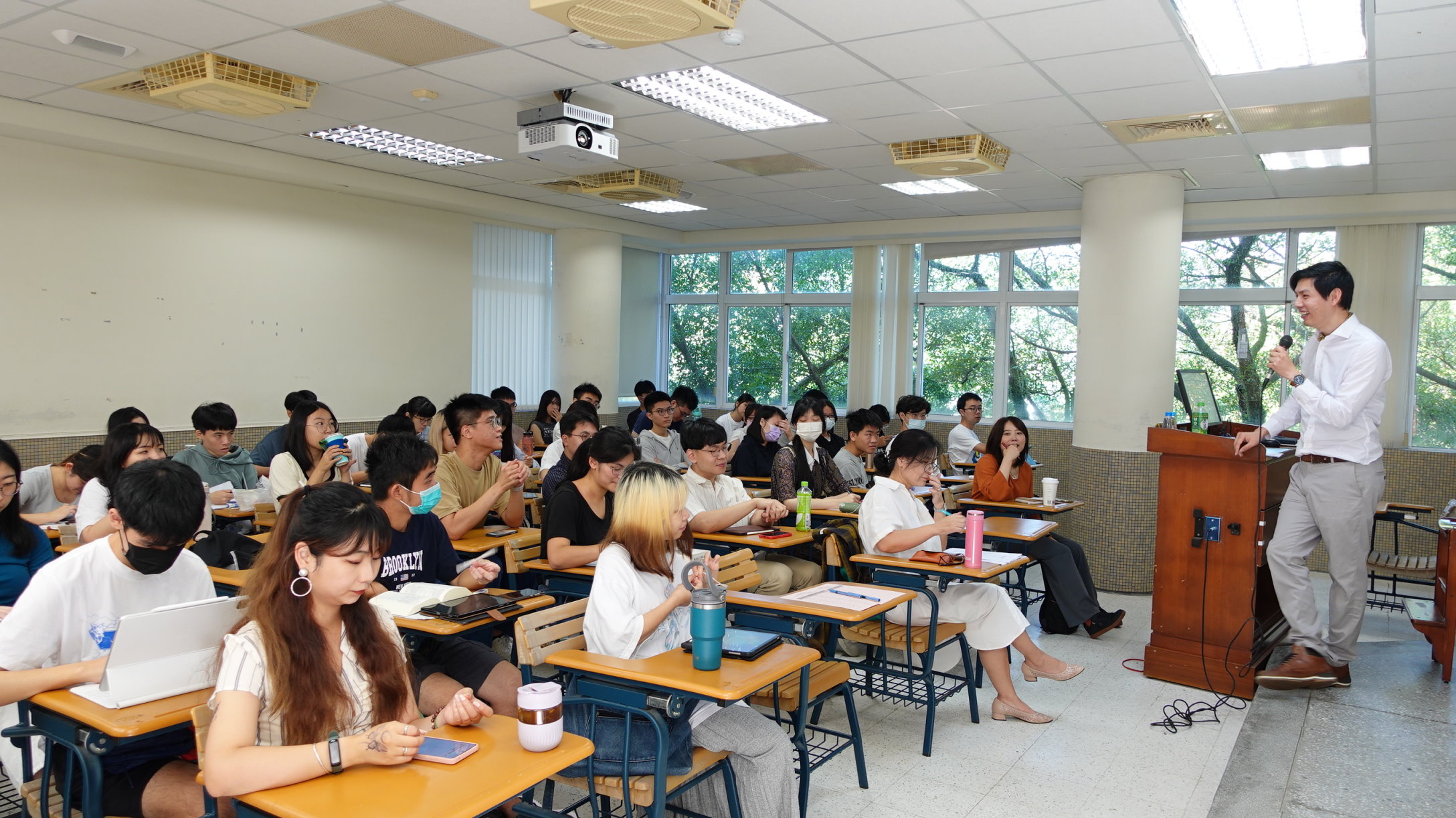 【惟有一片星光：楊牧詩學系列講座Ⅰ】利文祺博士專題演講（2023.11.03）